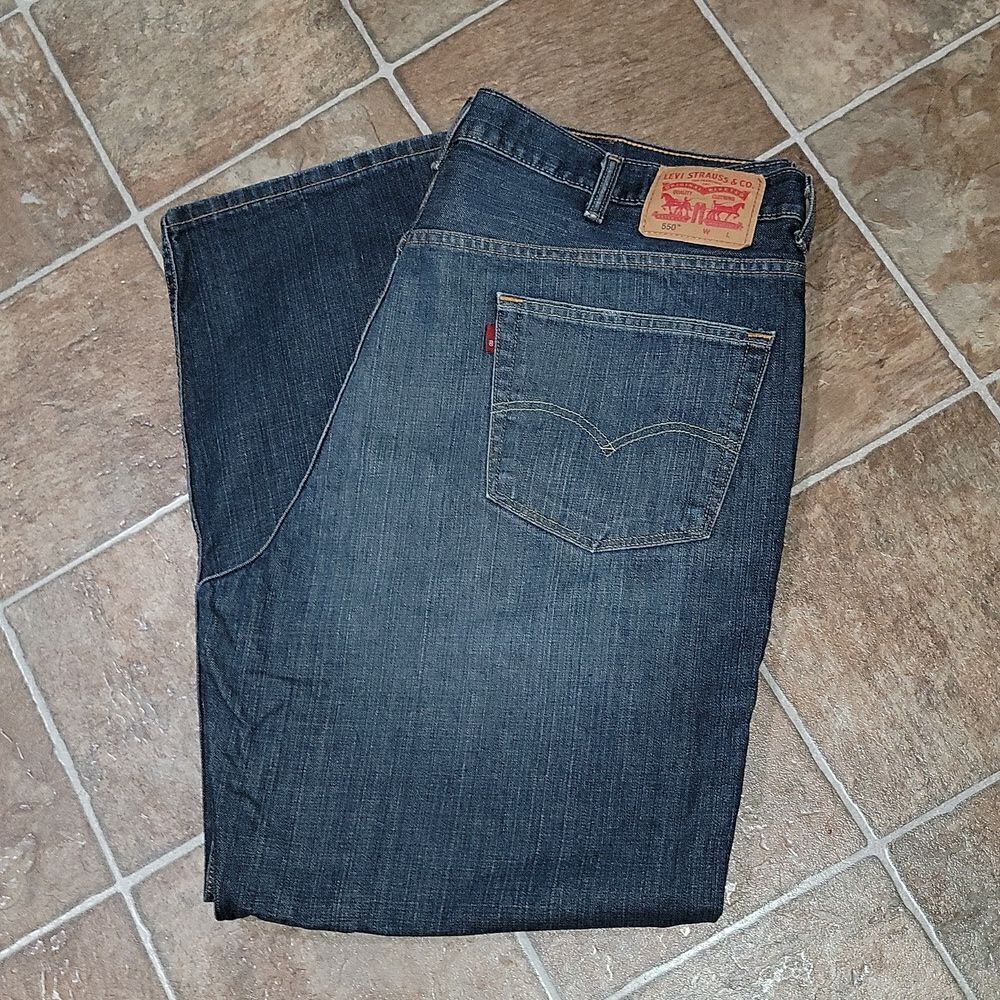 Levi's 550 Relaxed Fit Tapered Leg Medium Wash WashLess Denim Men's Size 46 x 32